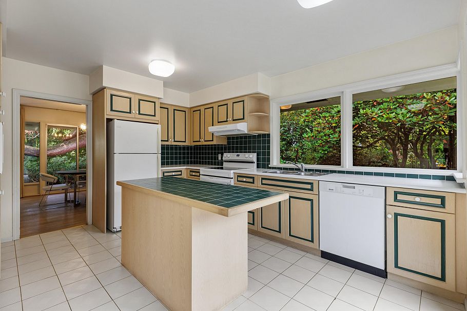 3692 Sunnycrest Drive North Vancouver, BC - 11
