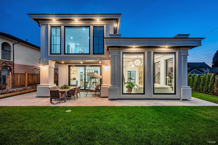 1390 Sutherland Avenue North Vancouver, BC - 2