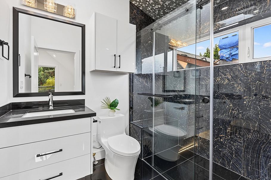 2 950 W 17th Avenue Vancouver, BC - 19