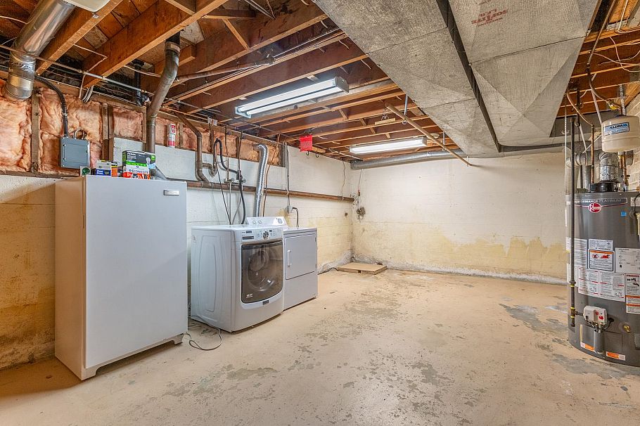 2256 Chapman Way North Vancouver, BC - 26