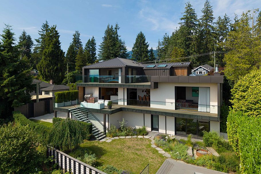 1295 W Keith Road North Vancouver, BC - 35