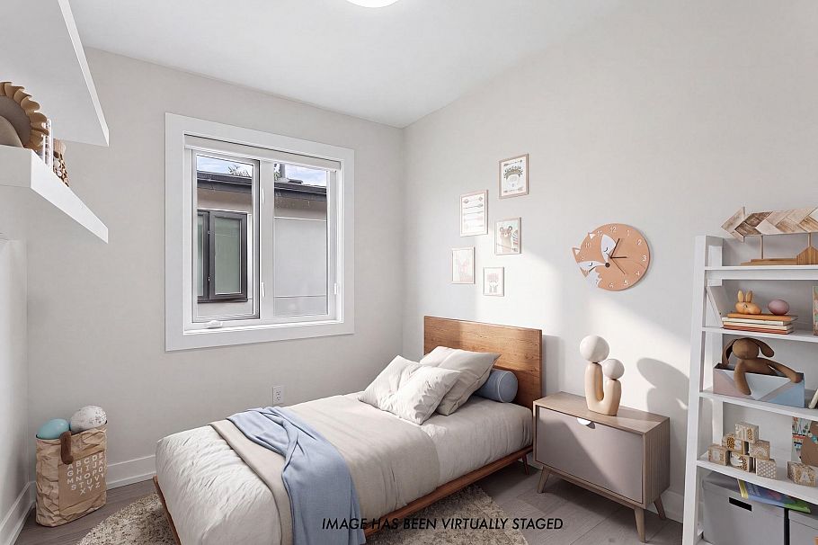 351 W 21st Street North Vancouver, BC - 25