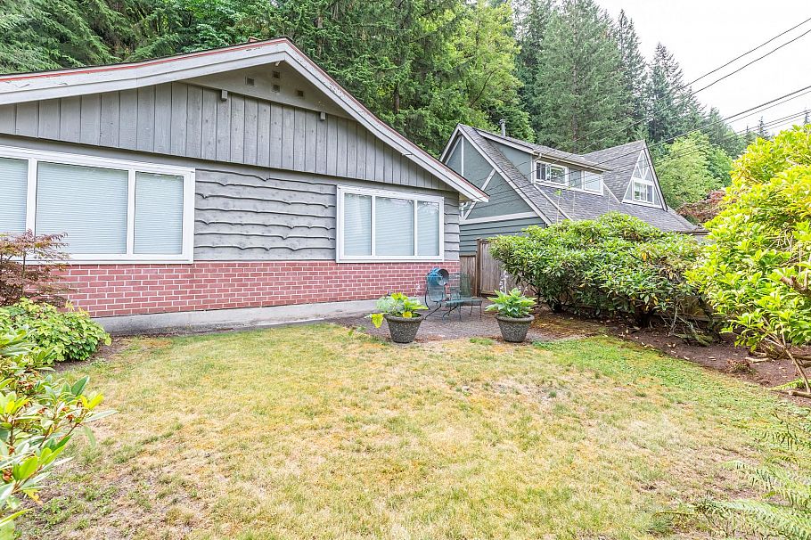 2256 Chapman Way North Vancouver, BC - 36