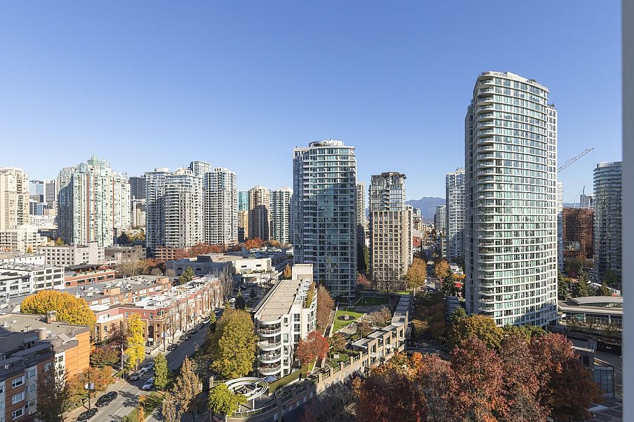 1903 193 Aquarius Mews Vancouver, BC - 5