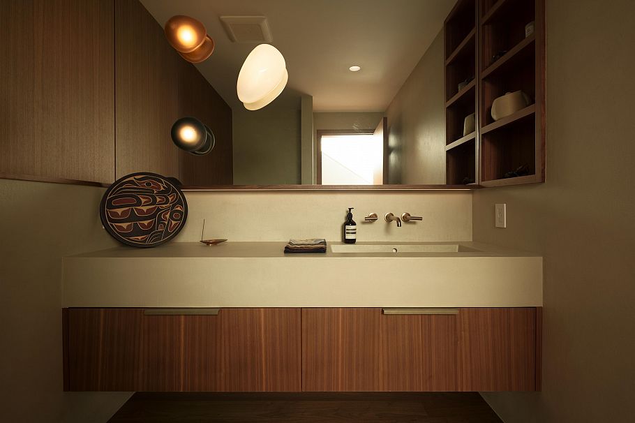 1295 W Keith Road North Vancouver, BC - 14