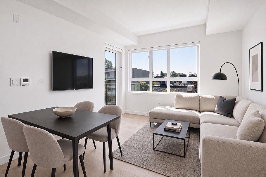 304 1616 Lloyd Avenue North Vancouver, BC - 1