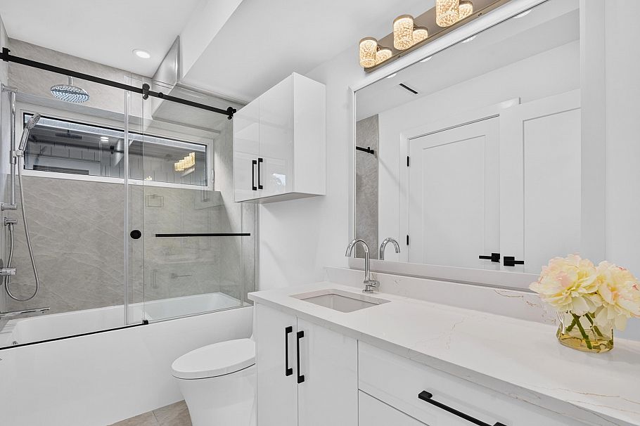 2 950 W 17th Avenue Vancouver, BC - 14