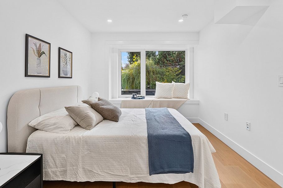 2 950 W 17th Avenue Vancouver, BC - 12