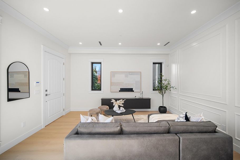 1 1613 E 58th Avenue Vancouver, BC - 3