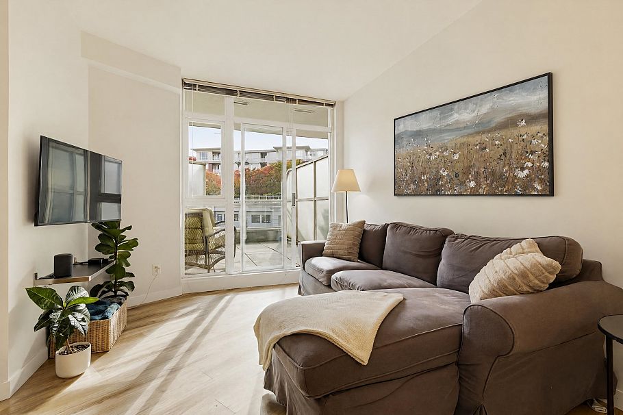 321 4028 Knight Street Vancouver, BC - 1