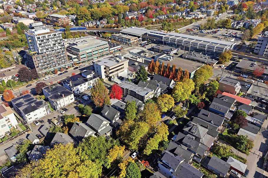 1629 E 10 Avenue Vancouver, BC - 12