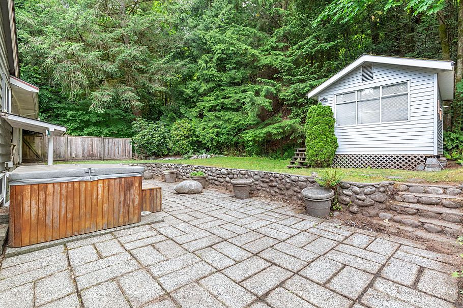 2256 Chapman Way North Vancouver, BC - 35