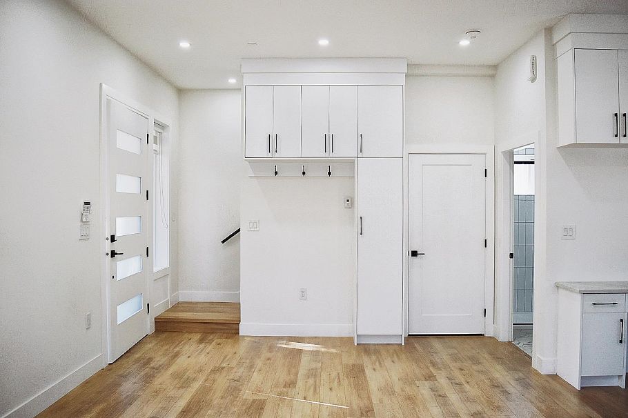 2995 E 17th Avenue Vancouver, BC - 21