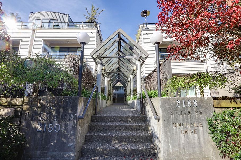 3 2150 SE Marine Drive Vancouver, BC - 2