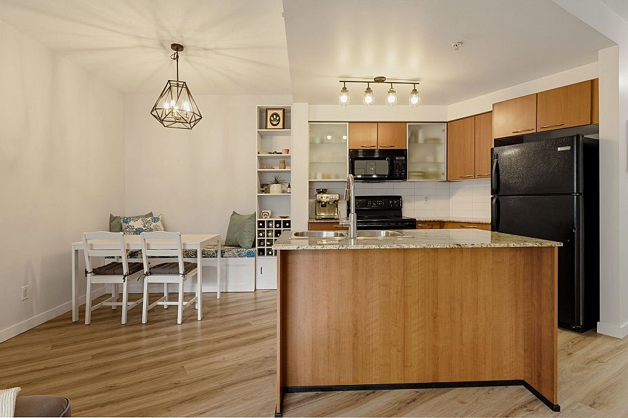 321 4028 Knight Street Vancouver, BC - 5