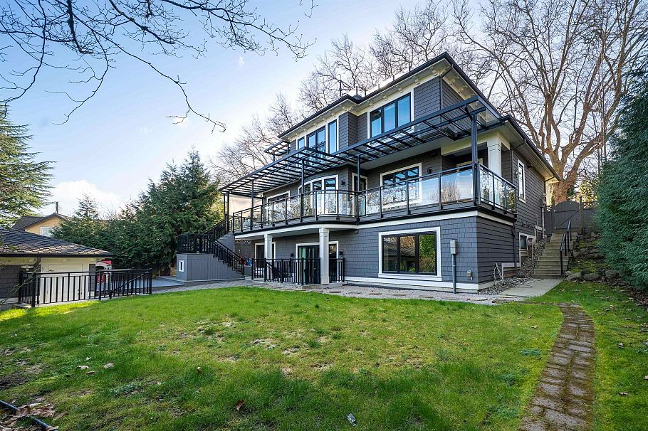 3955 W Broadway Vancouver, BC - 38
