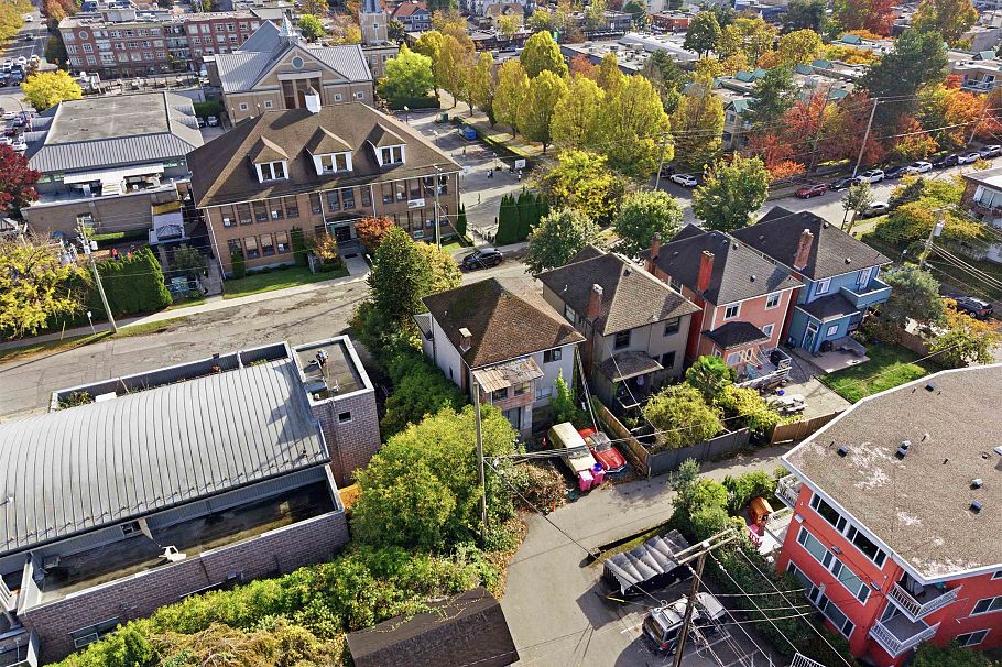 2833 Quebec Street Vancouver, BC - 5