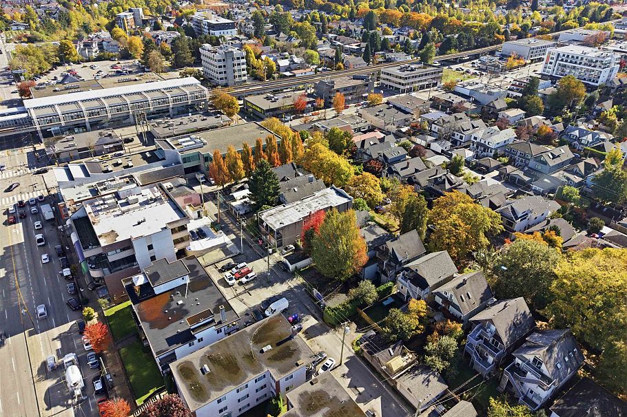 1629 E 10 Avenue Vancouver, BC - 11
