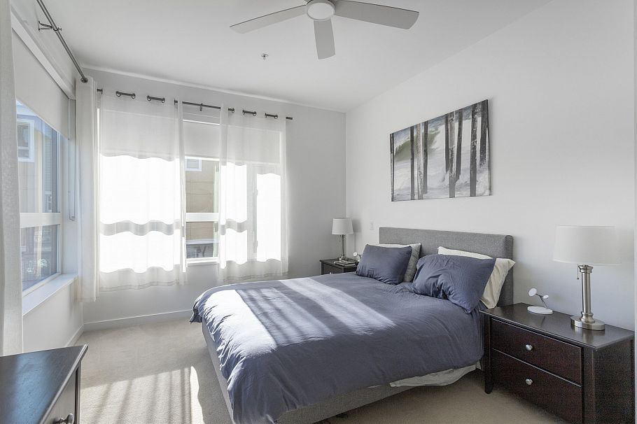 204 715 W 15th Street North Vancouver, BC - 19