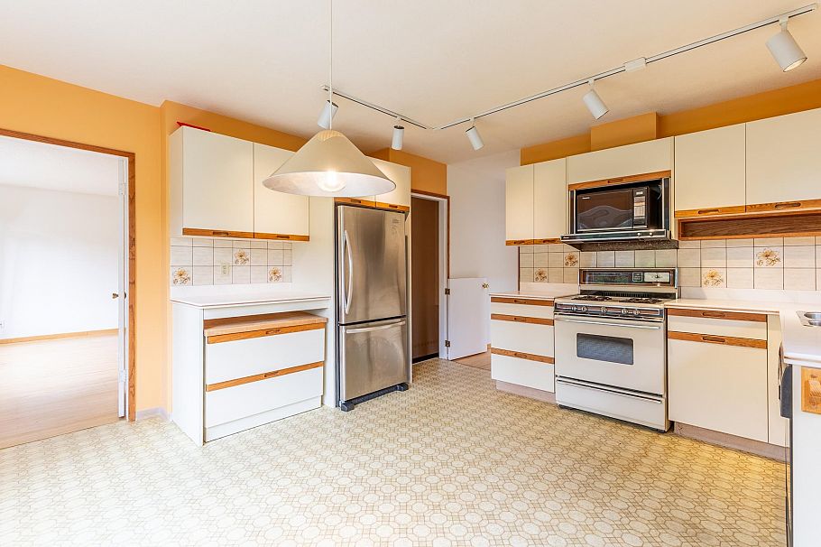 2256 Chapman Way North Vancouver, BC - 11