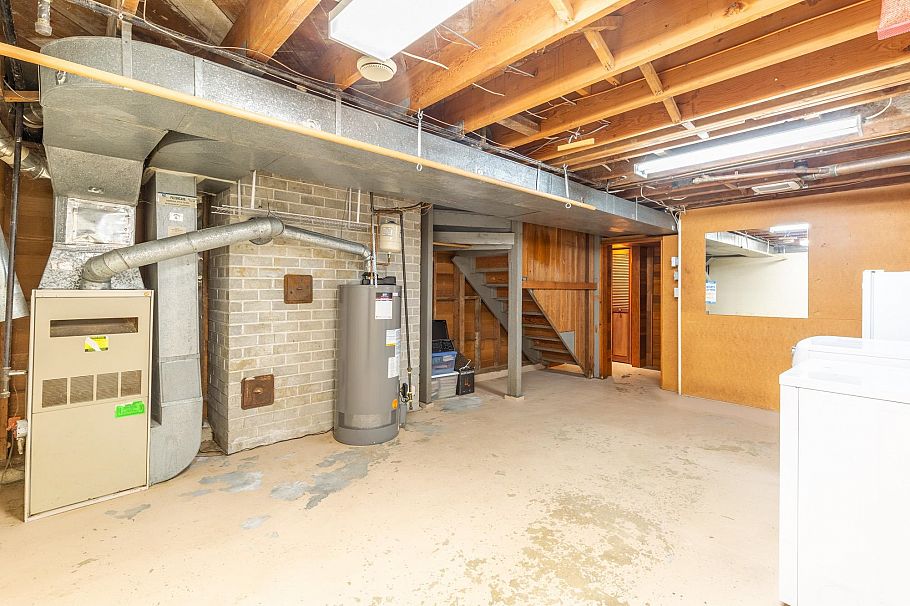 2256 Chapman Way North Vancouver, BC - 27