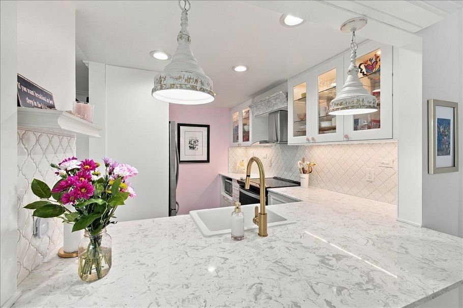 405 1502 Island Park Walk Vancouver, BC - 10