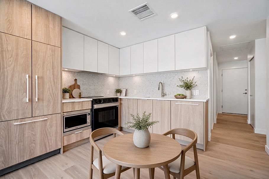 312 1616 Lloyd Avenue North Vancouver, BC - 2