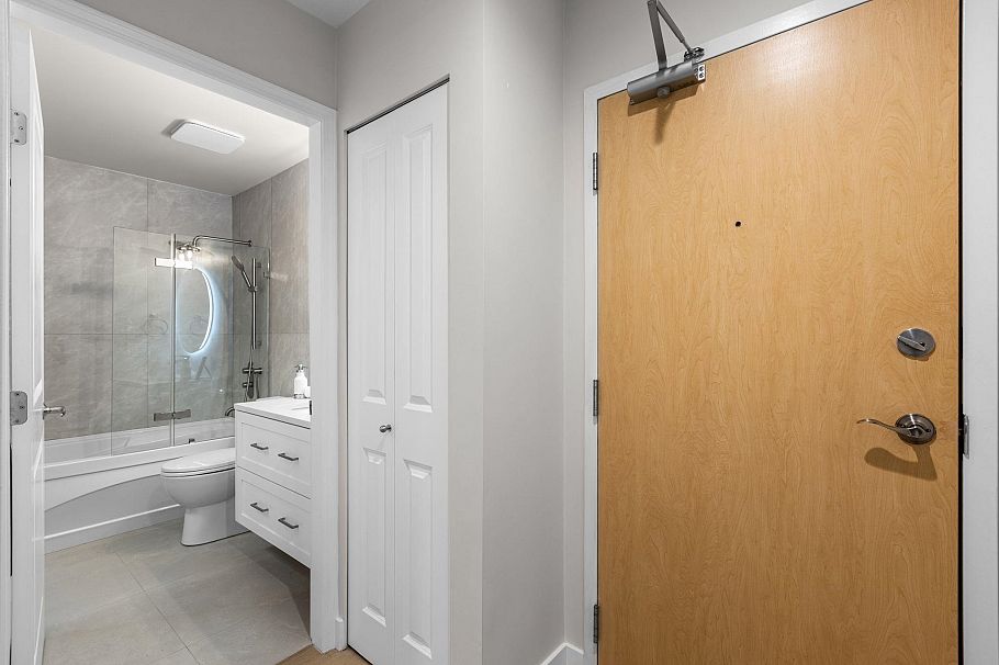 206 3151 Connaught Crescent North Vancouver, BC - 25