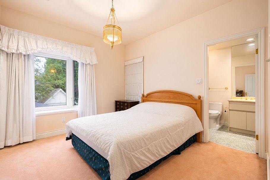 1277 W King Edward Avenue Vancouver, BC - 22