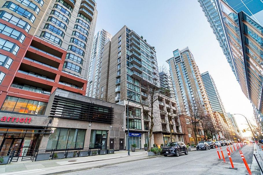 407 1252 Hornby Street Vancouver, BC - 2