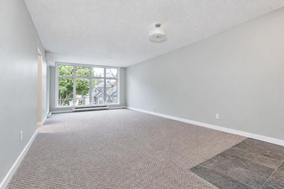 300 2533 Penticton Street Vancouver, BC - 2