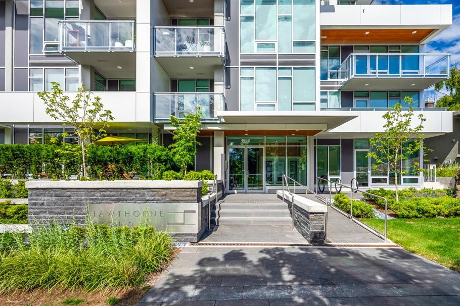 307 4988 Cambie Street Vancouver, BC - 2