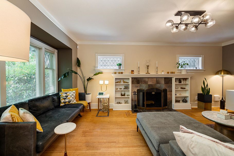 4343 W 11th Avenue Vancouver, BC - 3