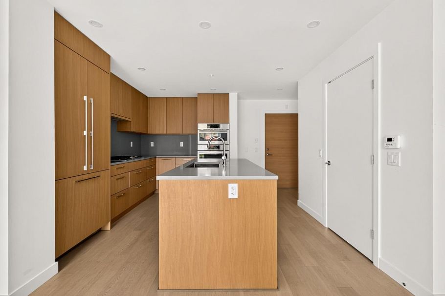 307 4988 Cambie Street Vancouver, BC - 6