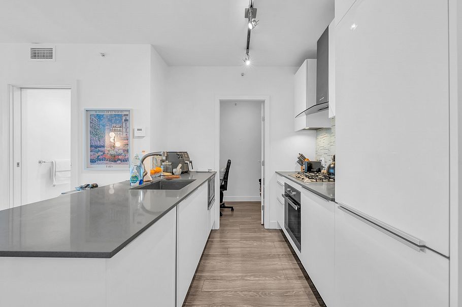 3007 1283 Howe Street Vancouver, BC - 3
