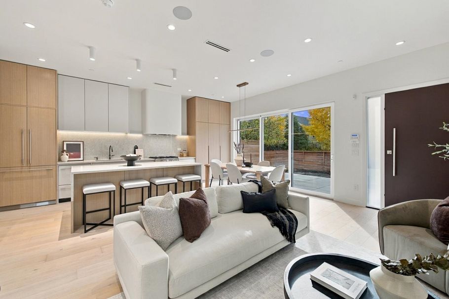 1 953 E 13th Avenue Vancouver, BC - 7