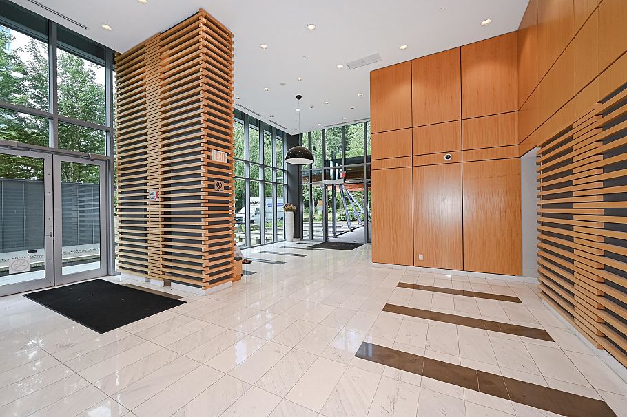 607 5728 Berton Avenue Vancouver, BC - 3