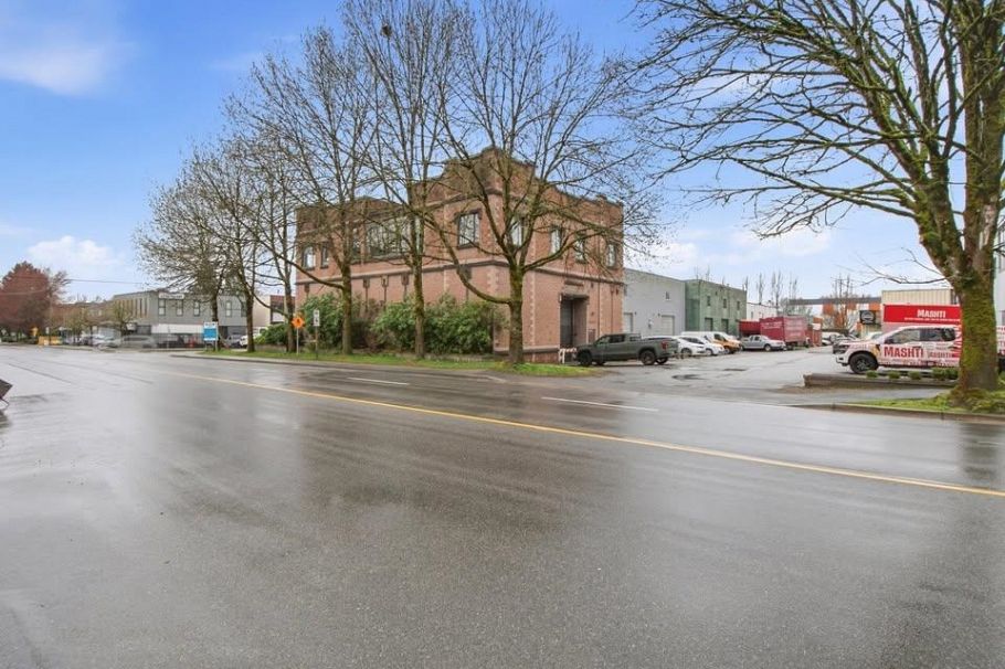 1496 RUPERT STREET, North Vancouver BC V7J 1E9 North Vancouver, BC - 2
