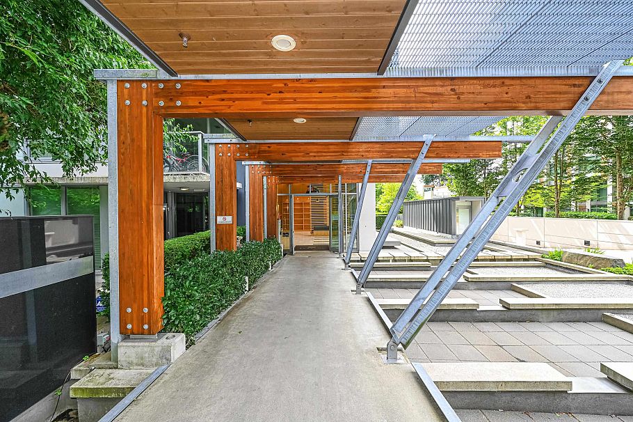 607 5728 Berton Avenue Vancouver, BC - 2