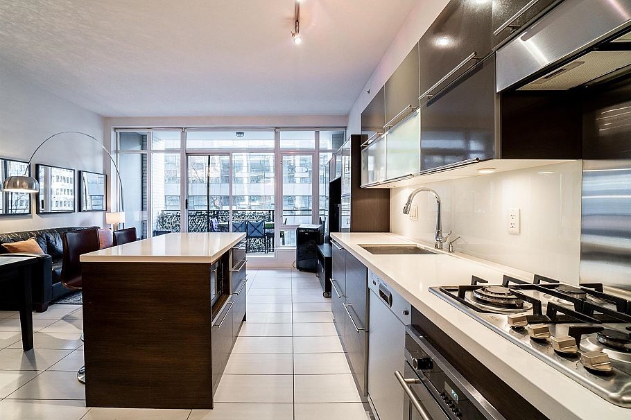 407 1252 Hornby Street Vancouver, BC - 4