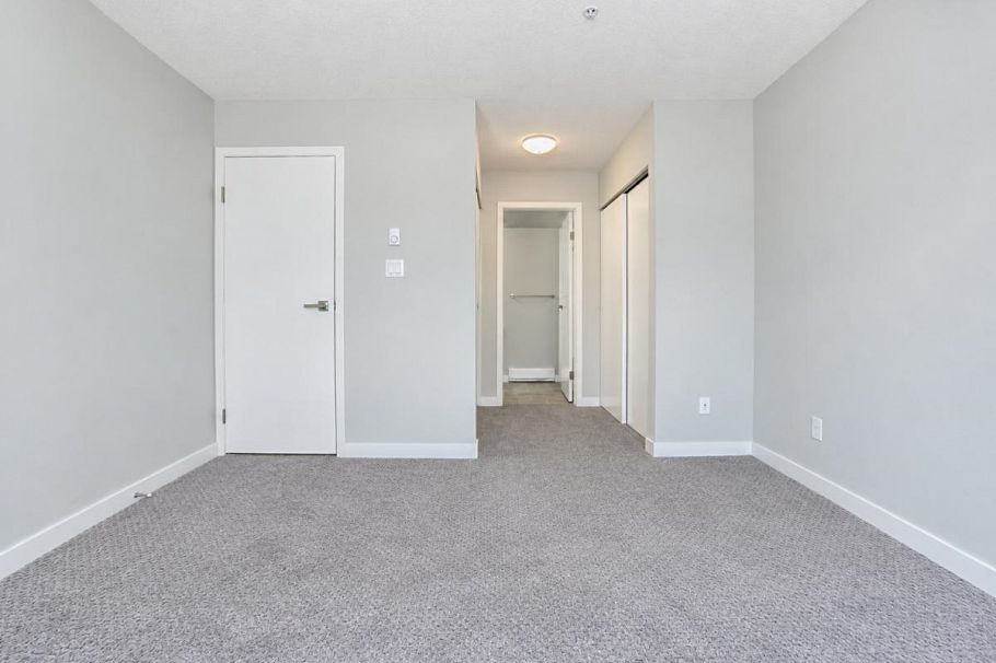 300 2533 Penticton Street Vancouver, BC - 17
