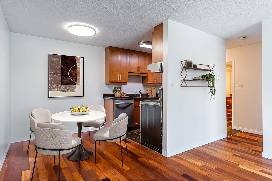 209 275 W 2nd Street North Vancouver, BC - 2
